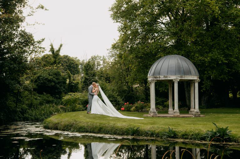 Best Oxfordshire Wedding Venues For Stylish and Relaxed Couples